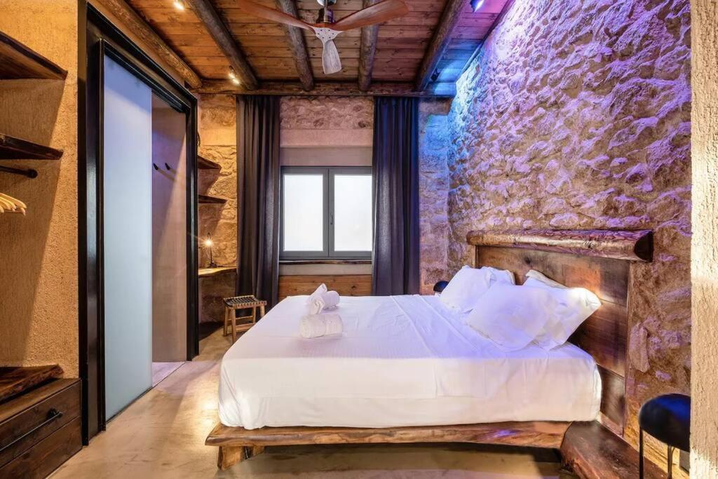 Sea View Garden Suites Pireo Esterno foto