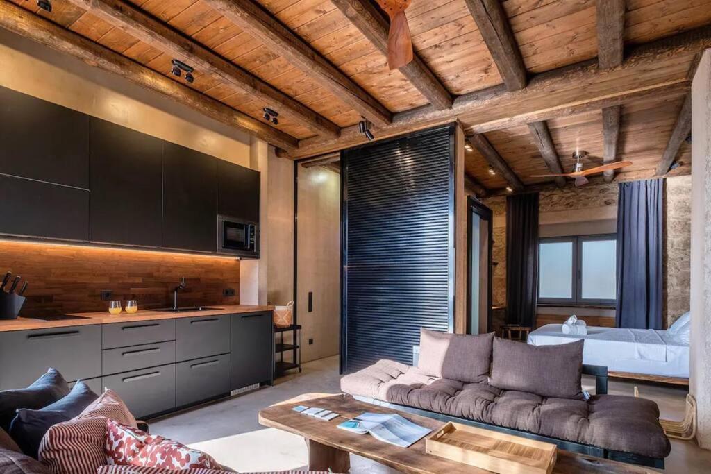 Sea View Garden Suites Pireo Esterno foto