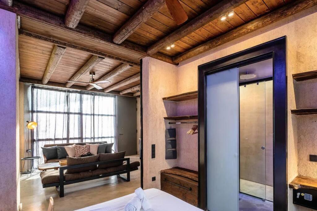 Sea View Garden Suites Pireo Esterno foto