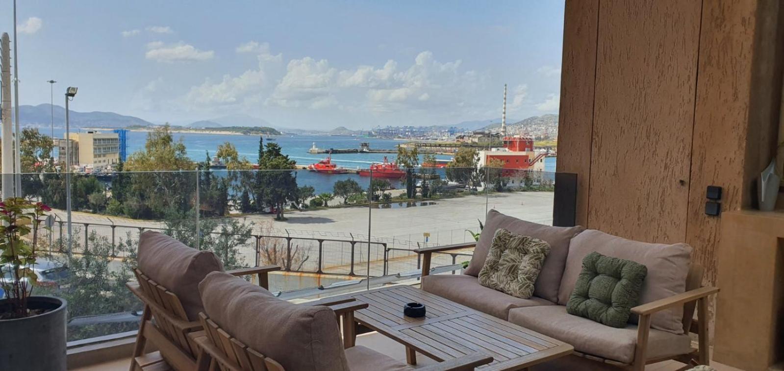 Sea View Garden Suites Pireo Esterno foto