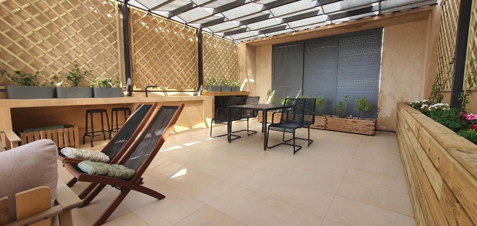 Sea View Garden Suites Pireo Esterno foto